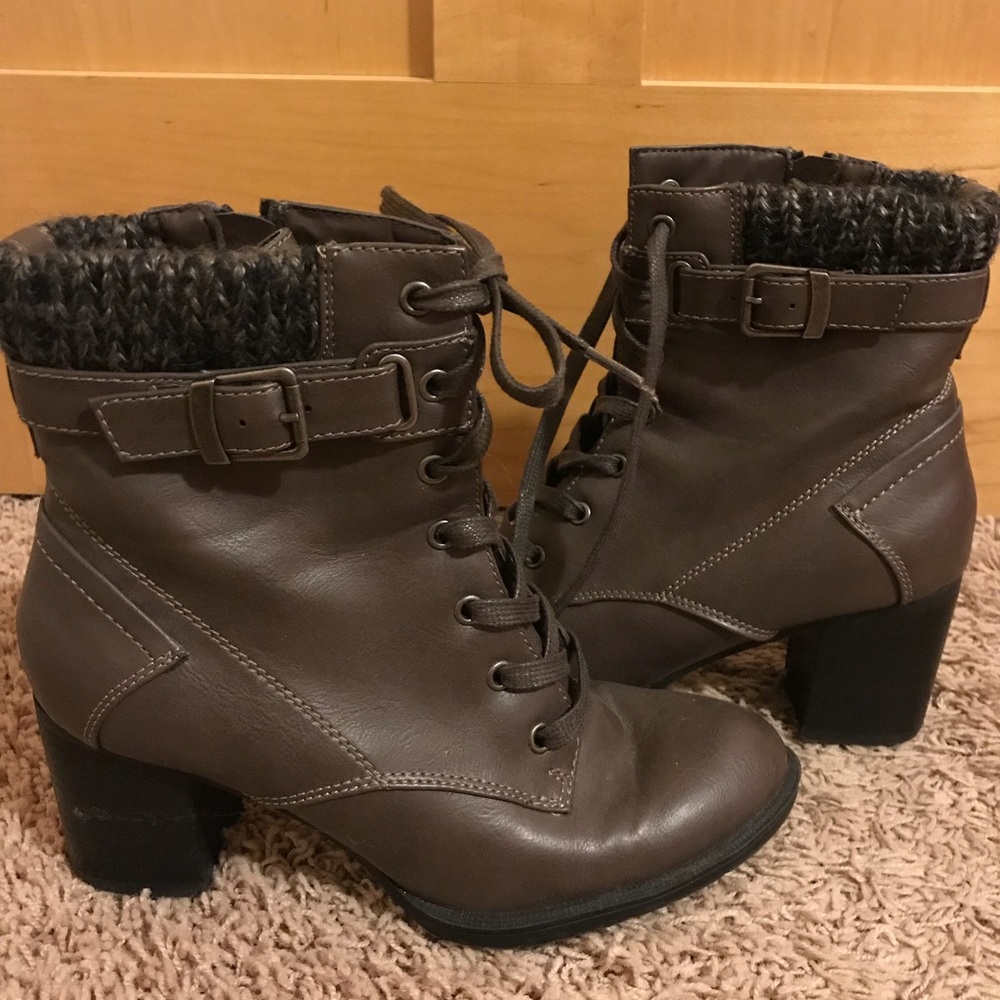 Bass brown boots